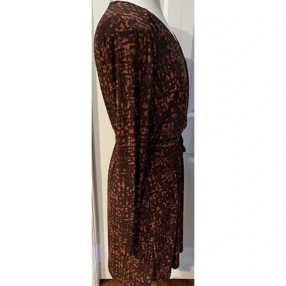 Daisy Fuentes Faux Wrap Dress Womens Size Small Long Sleeve Rust Brown - Picture 2 of 5